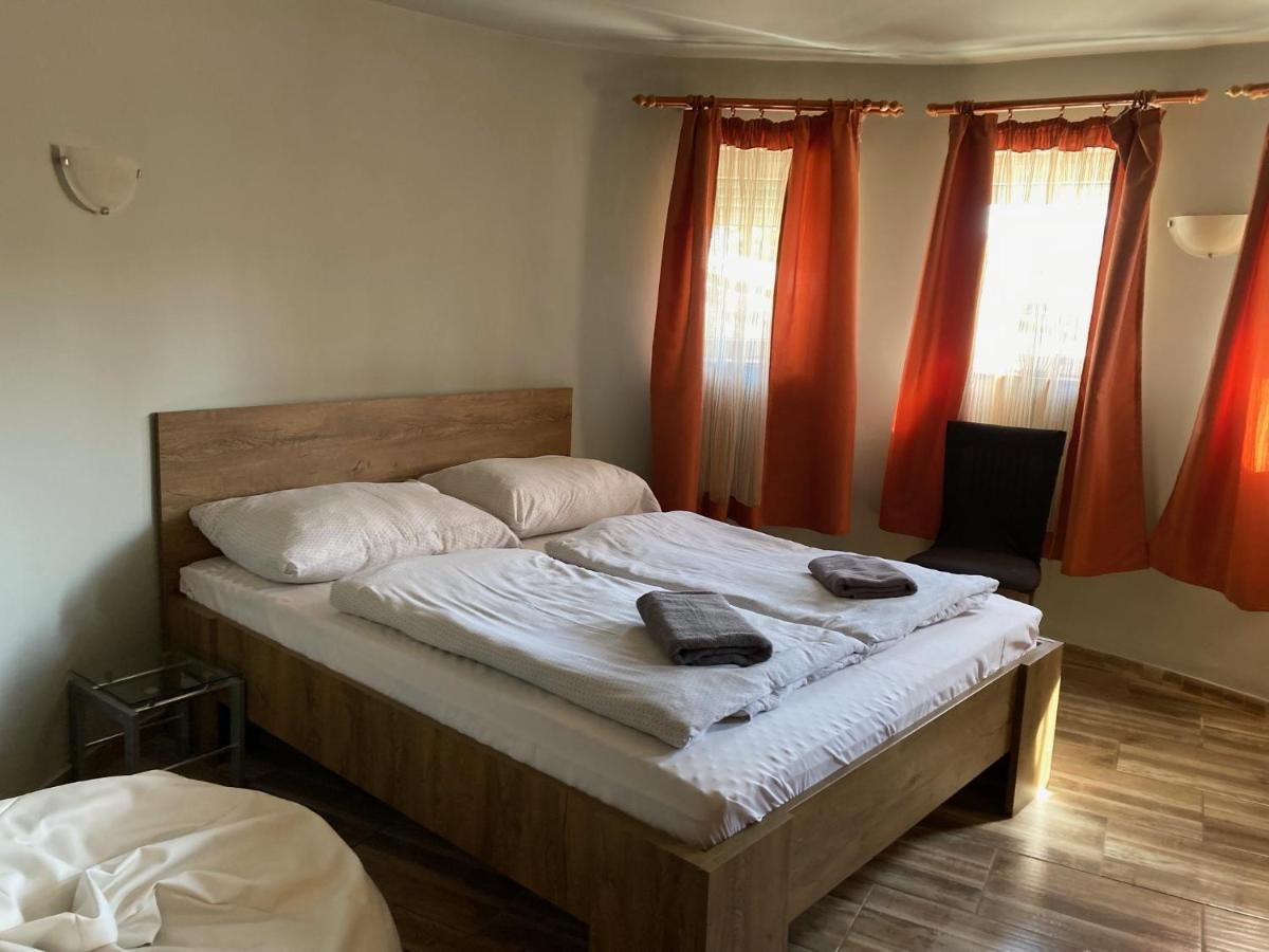 Villamerica Miskolc Eksteriør bilde